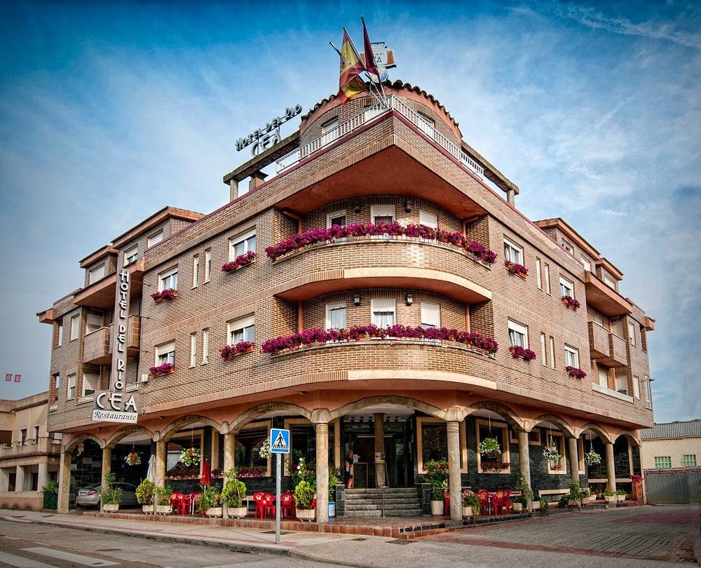 Hotel Rio Cea Puente Almuhey Exterior foto
